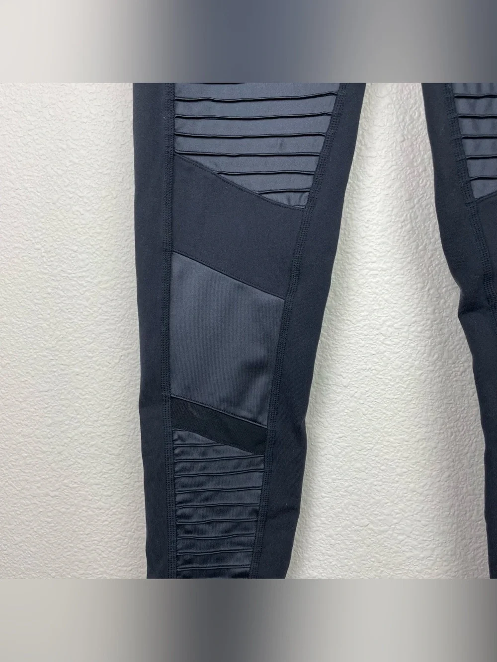 Alo Yoga Women's Small Black Moto Panel Leggings Mid Rise Athletic Casual Gym